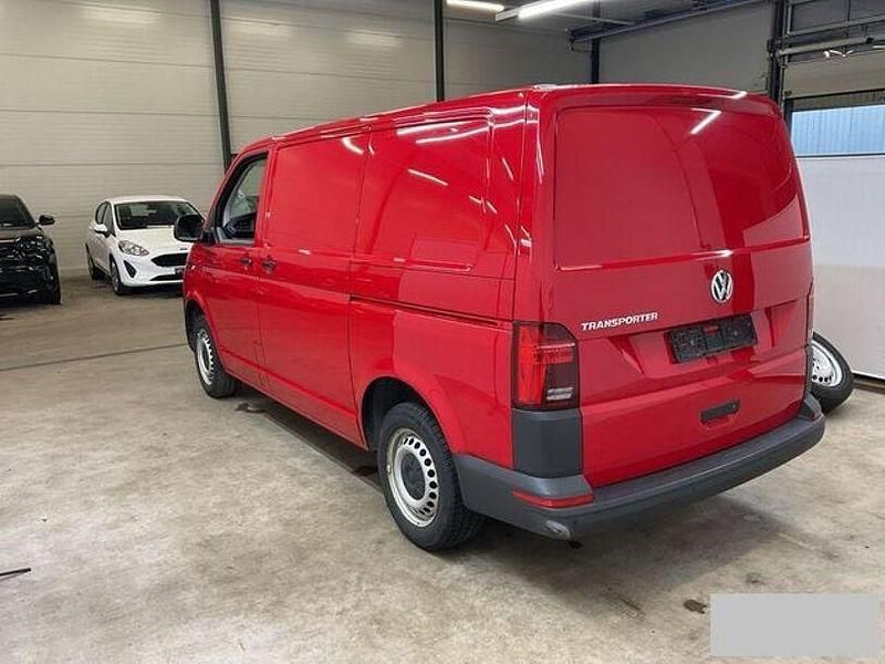 Gebraucht VW Transporter 150 PS (110 kW) 2020 Rot Van