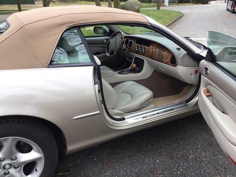 Gebraucht Jaguar XK 284 PS (208 kW) 2001 Gold Cabrio