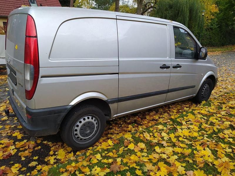 Silber Gebraucht 2008 Mercedes Vito Van / Kleinbus | 5.300 € (Guter Preis) - Bild 1/4