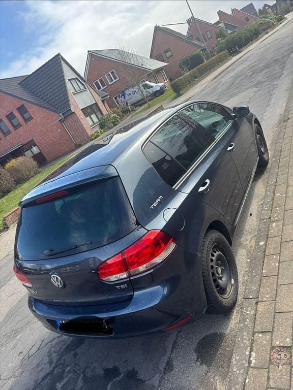 Gebraucht VW Golf VI Team 105 PS (77 kW) 2010 Blau Kleinwagen