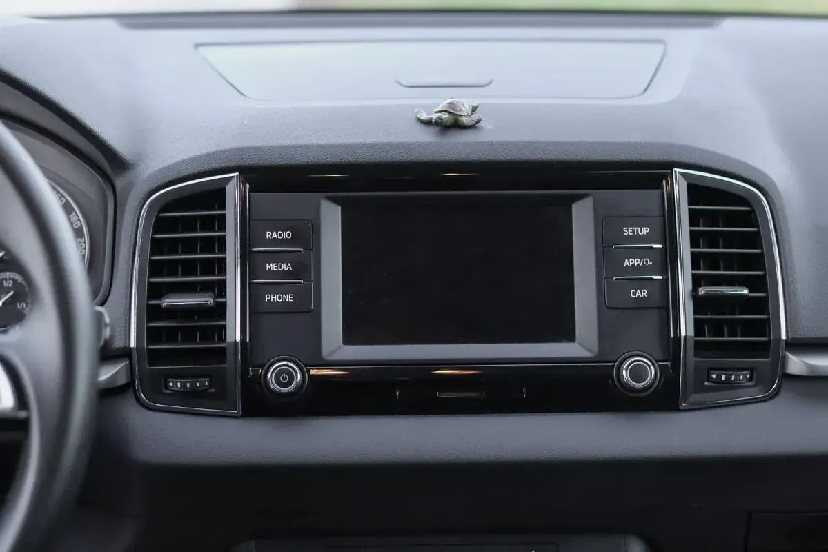 Gebraucht Skoda Karoq Active 110 PS (80 kW) 2019 Silber SUV