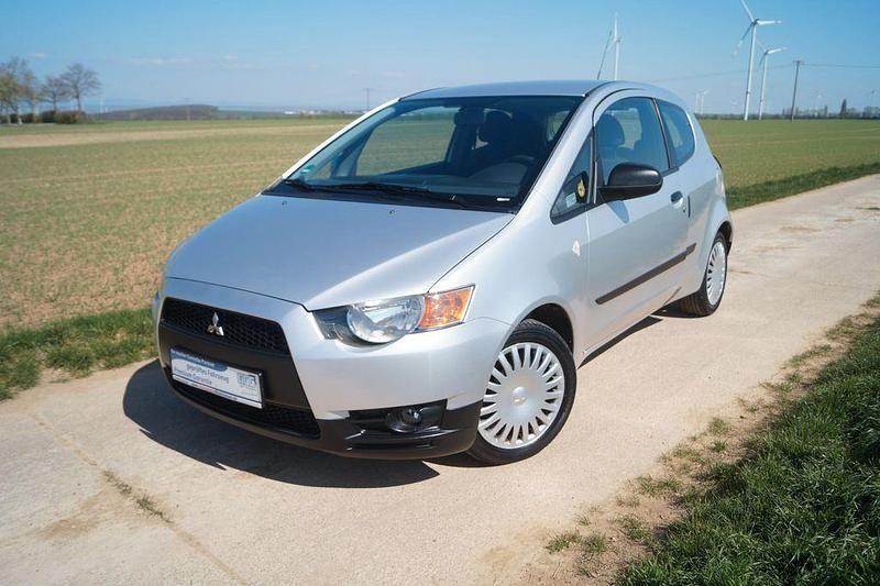 Silber Gebraucht 2009 Mitsubishi Colt Inform Kleinwagen | 4.990 € (Teuer) - Bild 1/4