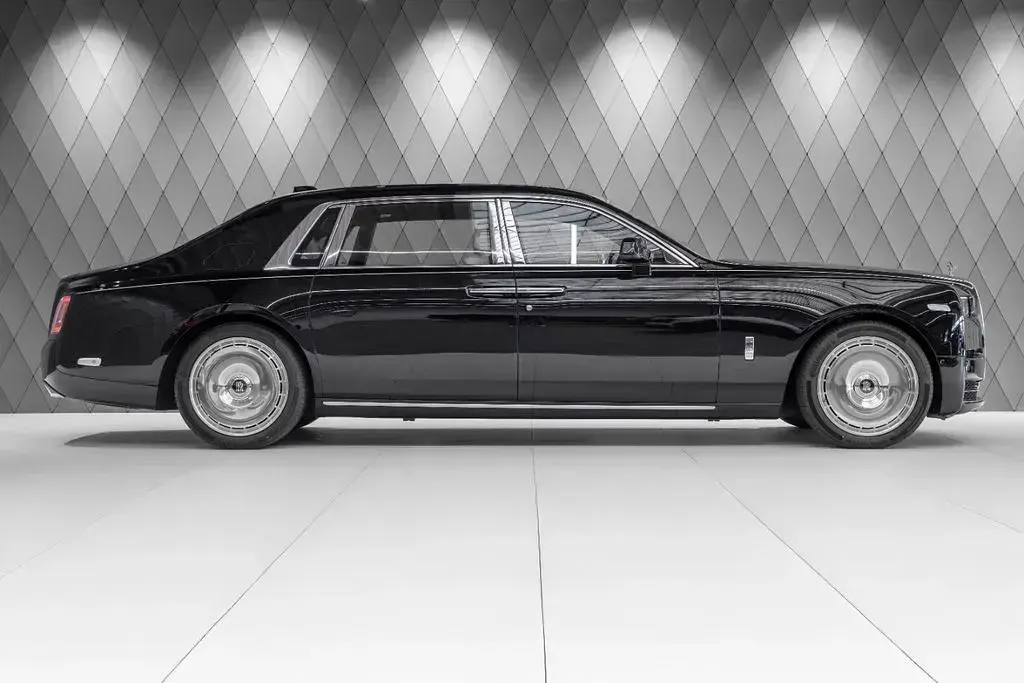 Neu Rolls Royce Phantom 571 PS (419 kW) 2026 Schwarz Limousine