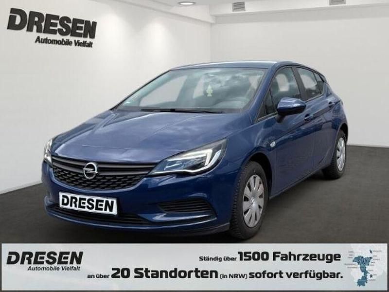 Blau Gebraucht 2018 Opel Astra Selection Limousine | 13.545 € (Etwas zu teuer) - Bild 1/4