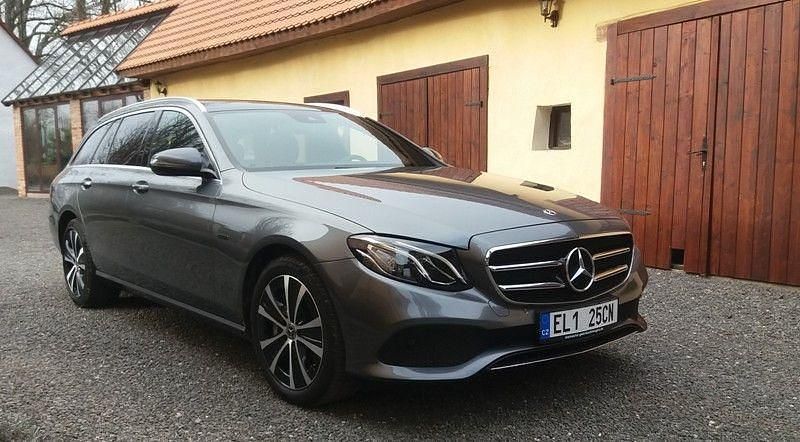Gebraucht Mercedes E300 306 PS (225 kW) 2020 Grau Limousine