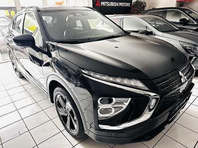 Schwarz Gebraucht 2022 Mitsubishi Eclipse Cross Top SUV | 24.650 € (Fairer Preis) - Bild 1/4