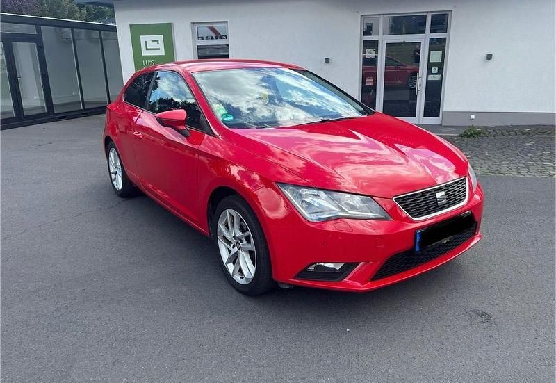 Rot Gebraucht 2014 Seat Leon SC Kleinwagen | 7.750 € (Fairer Preis) - Bild 1/4