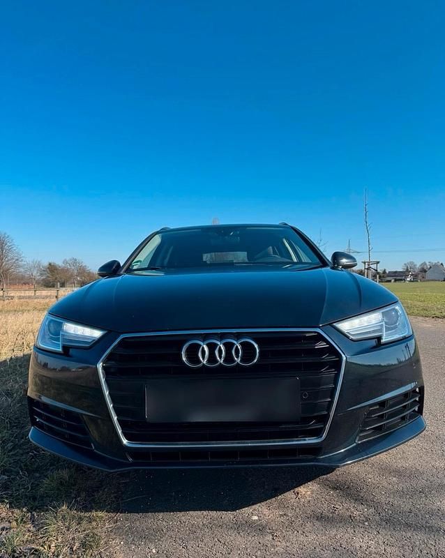 Second-hand Audi A4 190 CP (139 kW) 2017 Albastru Break