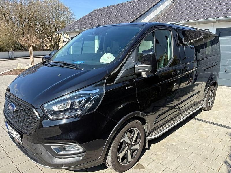 Gebraucht Ford Tourneo Active 185 PS (136 kW) 2022 Schwarz Van / Kleinbus