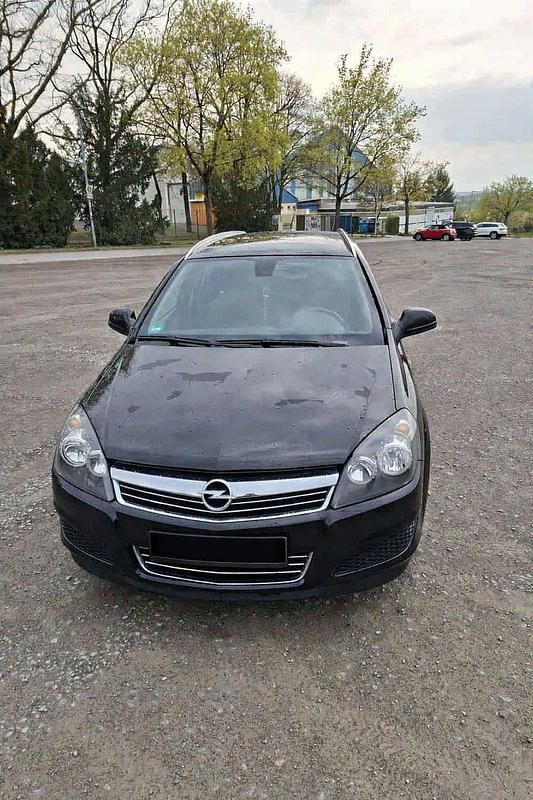 Second-hand Opel Astra 110 CP (80 kW) 2010 Negru Break