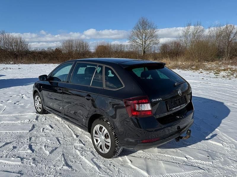 Gebraucht Skoda Rapid Elegance 86 PS (63 kW) 2014 Schwarz Kleinwagen