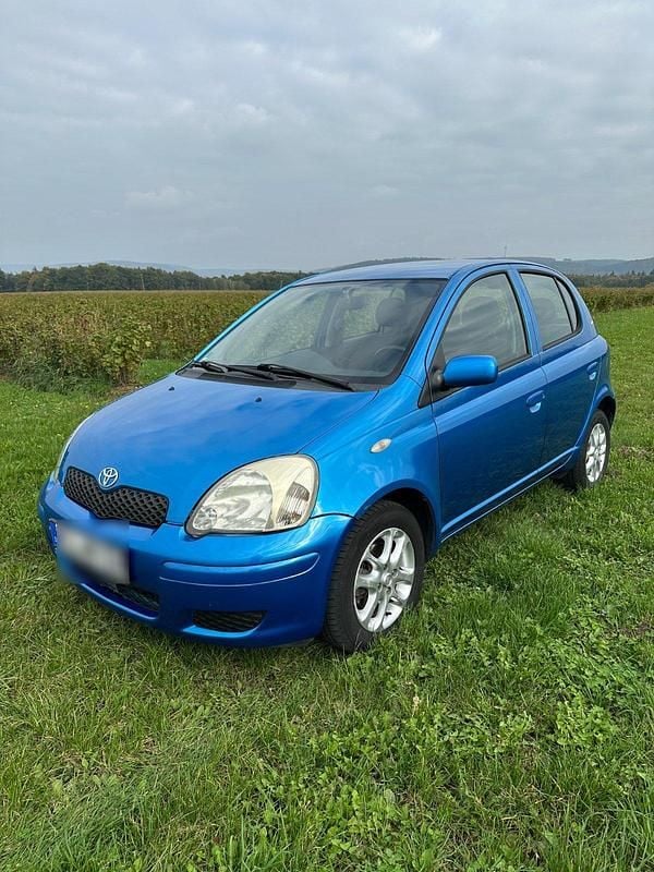Gebraucht Toyota Yaris 65 PS (47 kW) 2003 Blau Kleinwagen