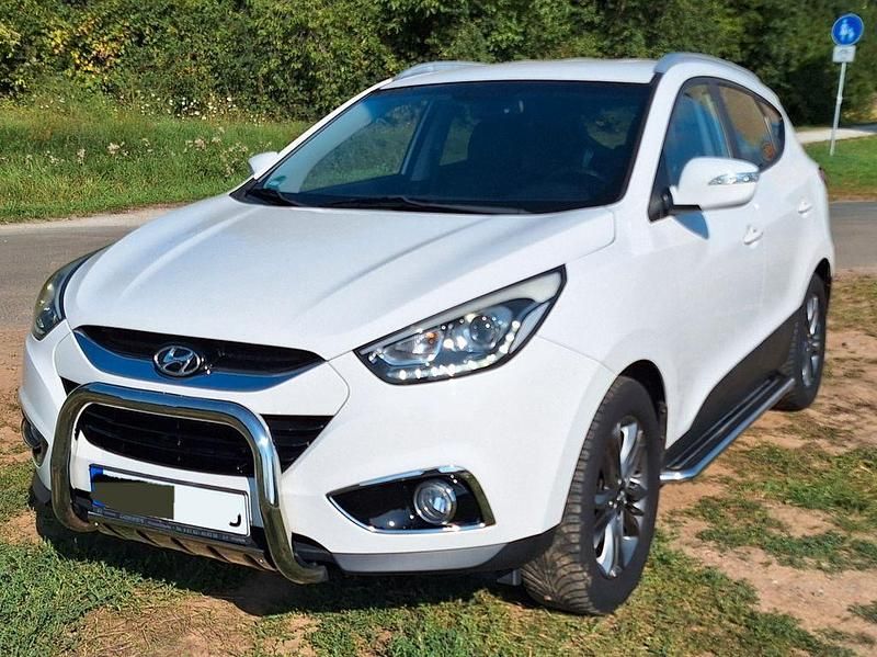 Weiß Gebraucht 2014 Hyundai ix35 Edition SUV | 12.290 € (Fairer Preis) - Bild 1/4