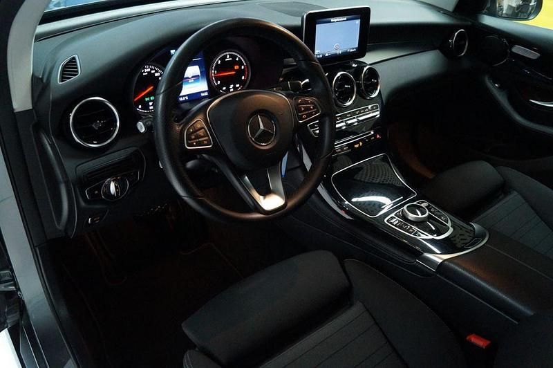 Gebraucht Mercedes GLC220 170 PS (125 kW) 2016 Selenitgrau  metalliclack SUV
