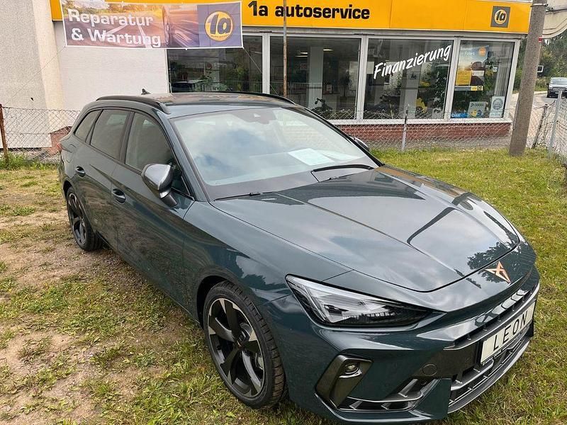 Blau Gebraucht 2025 Cupra Leon Limousine | 35.790 € (Superpreis) - Bild 1/4
