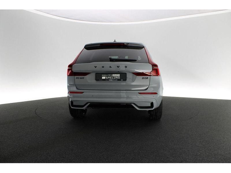 Neu Volvo XC60 Plus 250 PS (183 kW) 2026 Vapour grey SUV