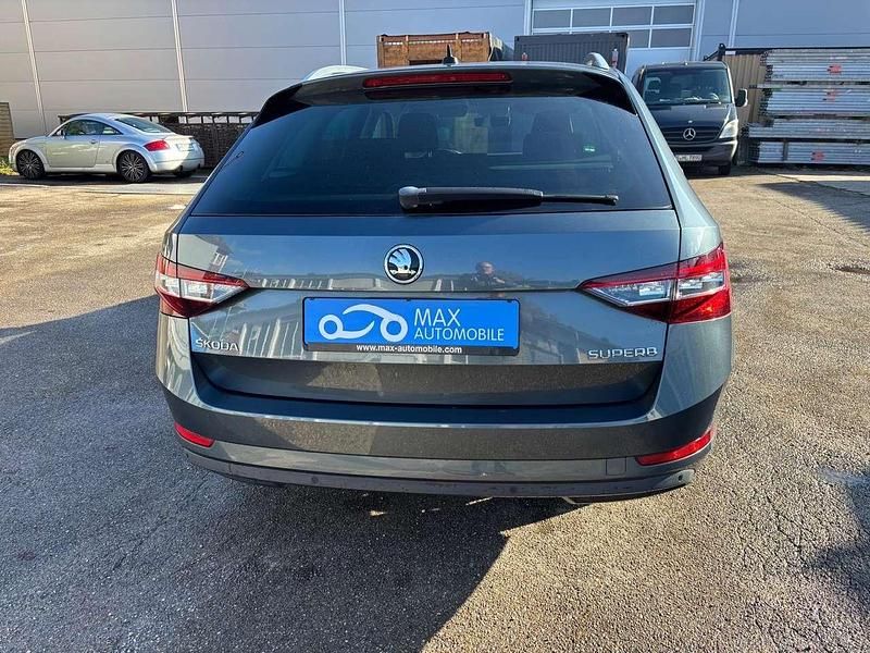 Gebraucht Skoda Superb Style 190 PS (139 kW) 2018 Grau Kombi