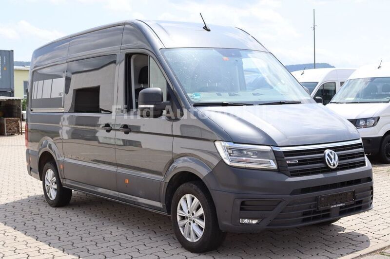 Grau Gebraucht 2020 VW Crafter Van | 28.501 € (Teuer) - Bild 1/4