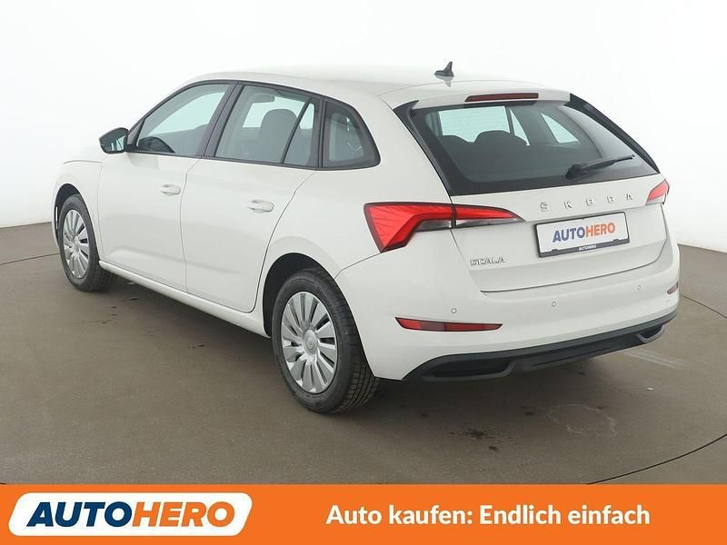 Gebraucht Skoda Scala Cool Plus 95 PS (69 kW) 2022 Weiß Kleinwagen