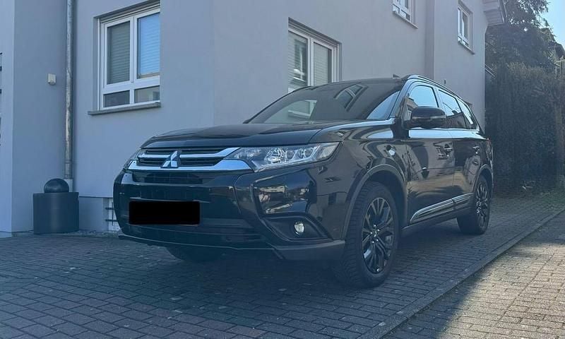 Gebraucht Mitsubishi Outlander 150 PS (110 kW) 2018 Schwarz SUV