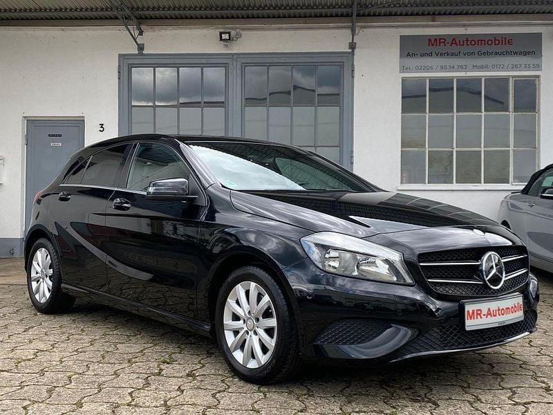 Schwarz Gebraucht 2015 Mercedes A180 Style Limousine | 15.450 € (Guter Preis) - Bild 1/4