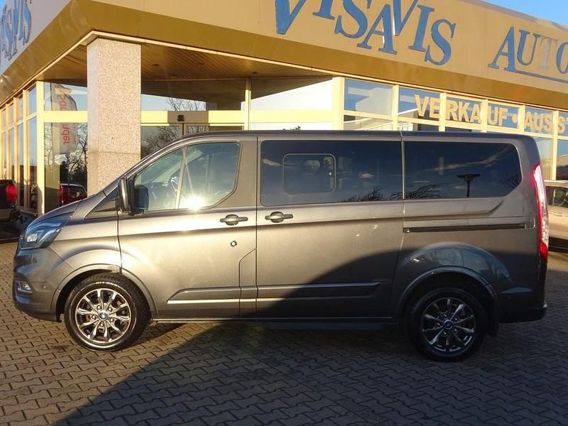 Gebraucht Ford Tourneo Titanium 185 PS (136 kW) 2021 Grau Van / Kleinbus