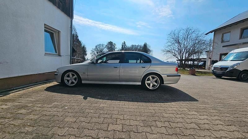 Gebraucht BMW 525 163 PS (119 kW) 2002 Grau Limousine
