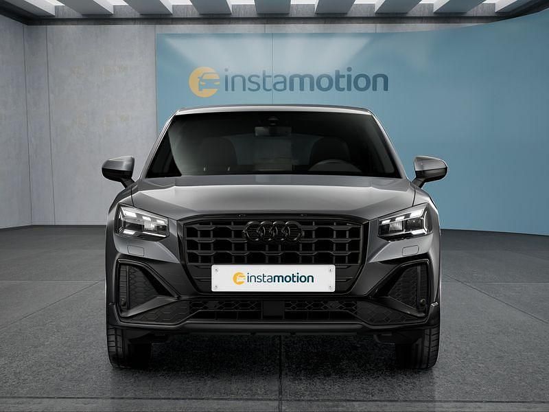 Neu Audi Q2 150 PS (110 kW) 2025 Grau SUV