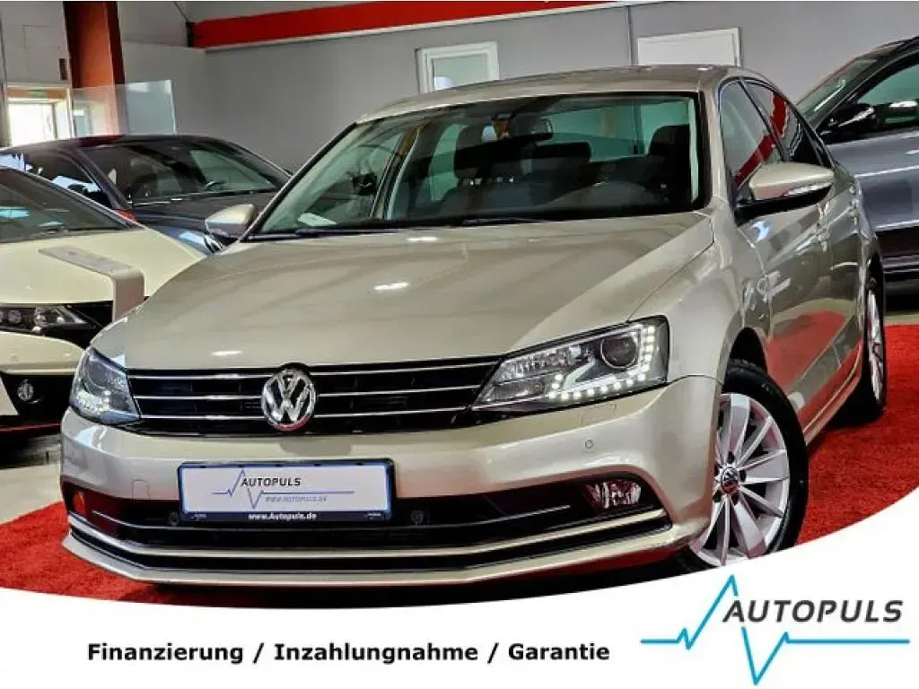 Używany VW Jetta 125 KM (91 kW) 2015 Srebrny Sedan/Limuzyna