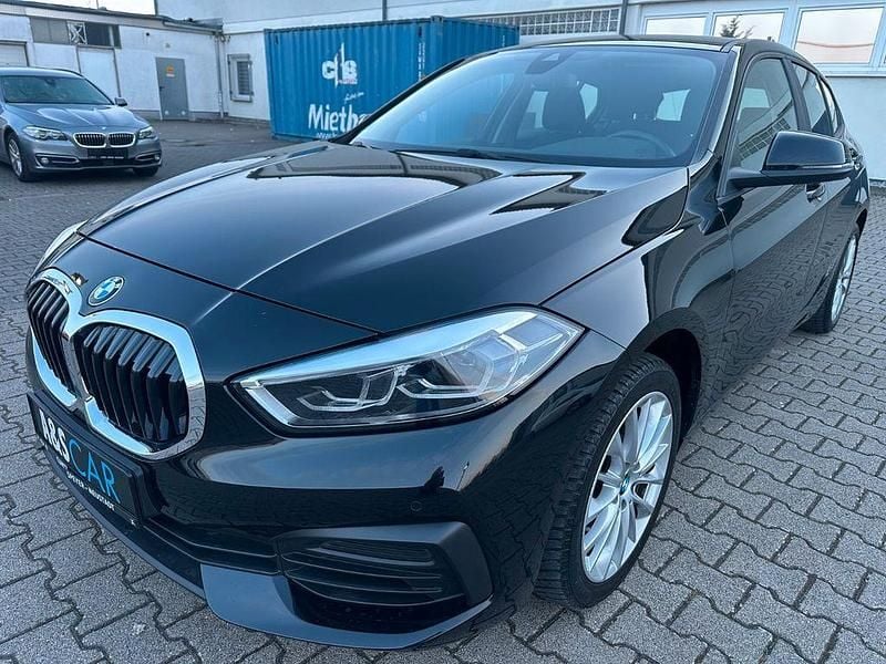 Schwarz Gebraucht 2022 BMW 118 Advantage Kleinwagen | 17.300 € (Guter Preis) - Bild 1/4