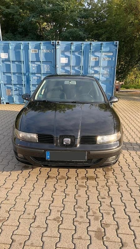 Schwarz Gebraucht 2006 Seat Leon Limousine | 3.000 € (Fairer Preis) - Bild 1/4