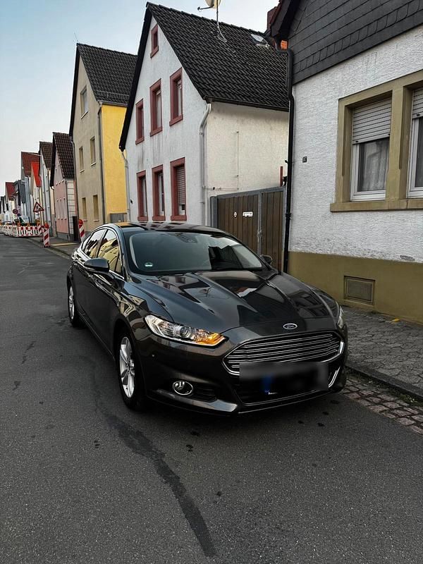 Andere farben Gebraucht 2017 Ford Mondeo Titanium Limousine | 17.000 € (Teuer) - Bild 1/4