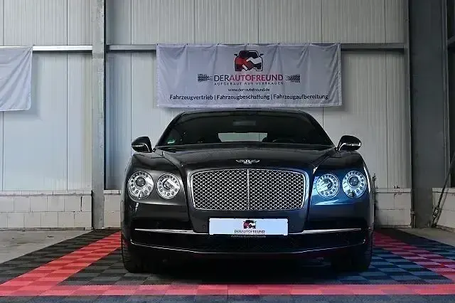 Second-hand Bentley Flying Spur 626 CP (460 kW) 2016 Maro Berlinǎ