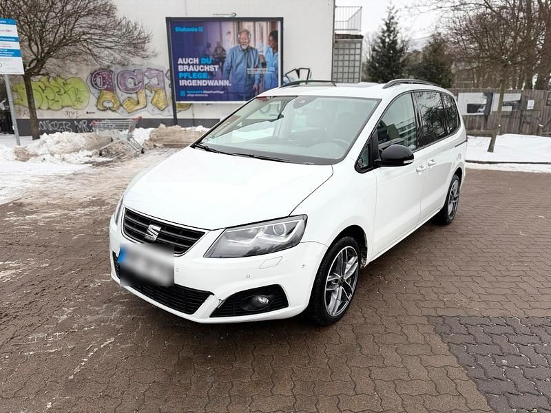 Weiß Gebraucht 2017 Seat Alhambra Van / Kleinbus | 13.999 € (Superpreis) - Bild 1/4
