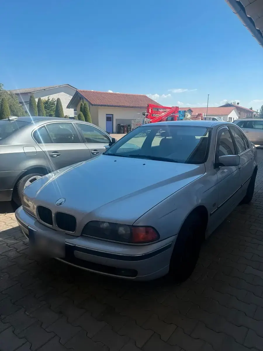 Gebraucht BMW 520 150 PS (110 kW) 2000 Silber Limousine