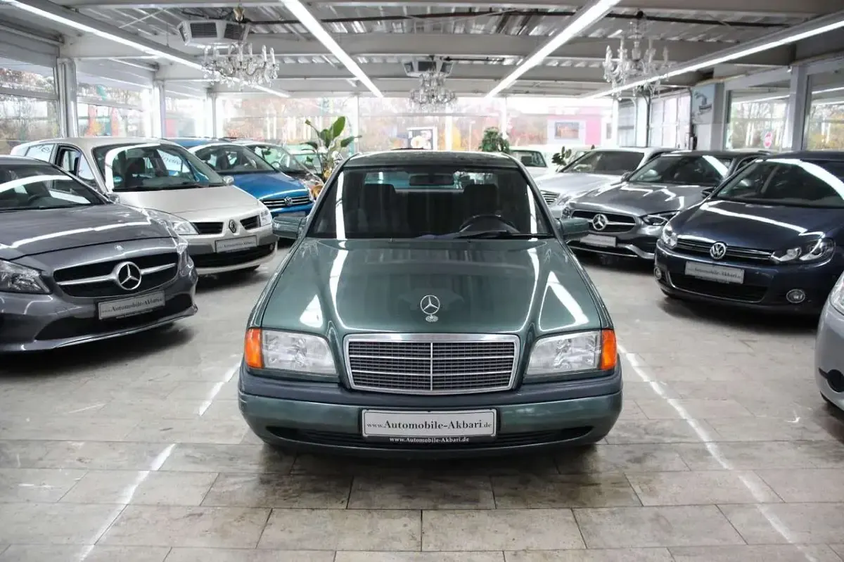 Gebraucht Mercedes C200 75 PS (55 kW) 1994 Grün Limousine