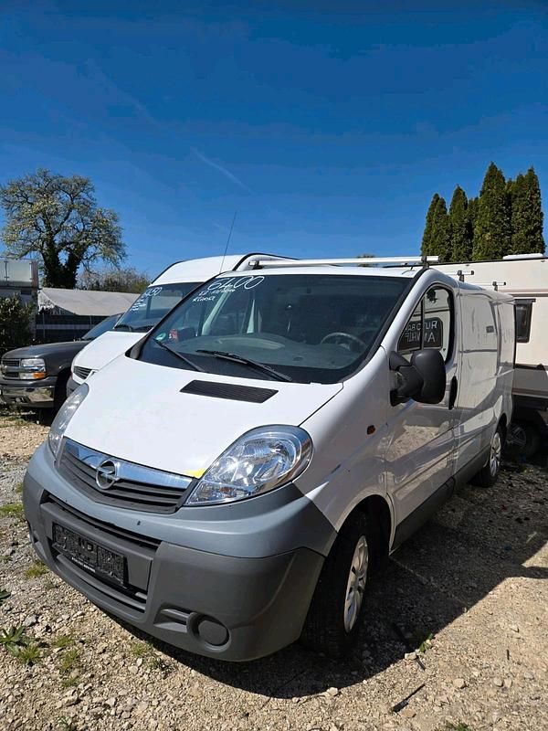 Gebraucht Opel Vivaro 90 PS (66 kW) 2014 Weiß Van / Kleinbus