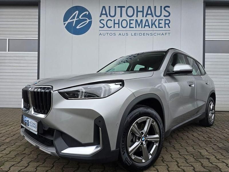Silber Gebraucht 2023 BMW X1 Performance SUV | 35.777 € (Superpreis) - Bild 1/4
