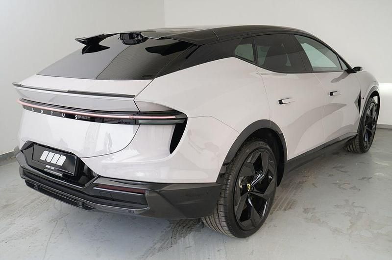 Neu Lotus Eletre 675 kW (918 PS) 2026 Grau SUV