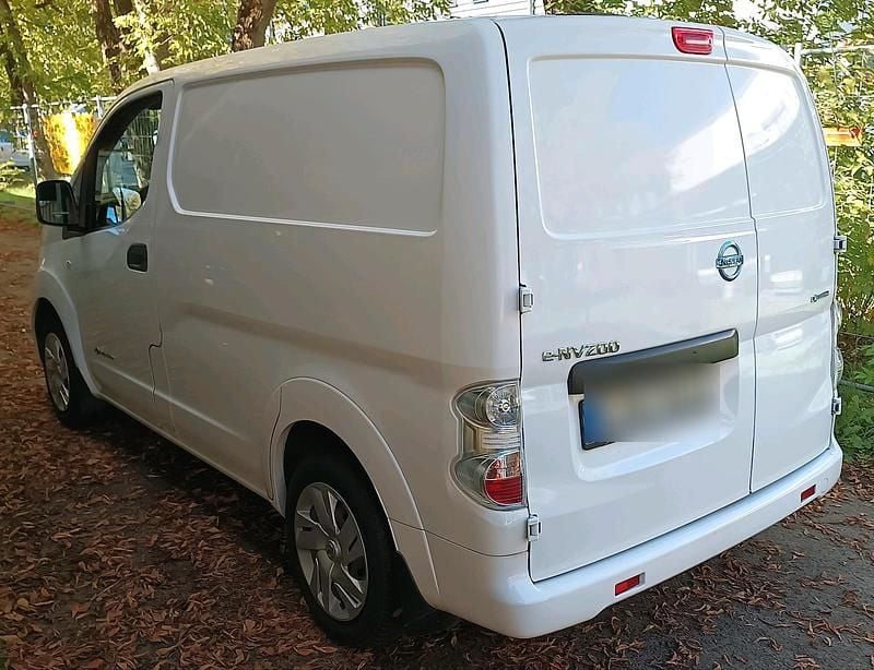 Gebraucht Nissan e-NV200 80 kW (109 PS) 2016 Weiß Van / Kleinbus