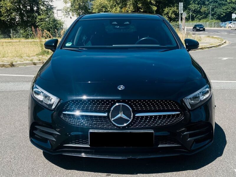 Schwarz Gebraucht 2020 Mercedes A250 AMG line Limousine | 28.950 € (Fairer Preis) - Bild 1/4