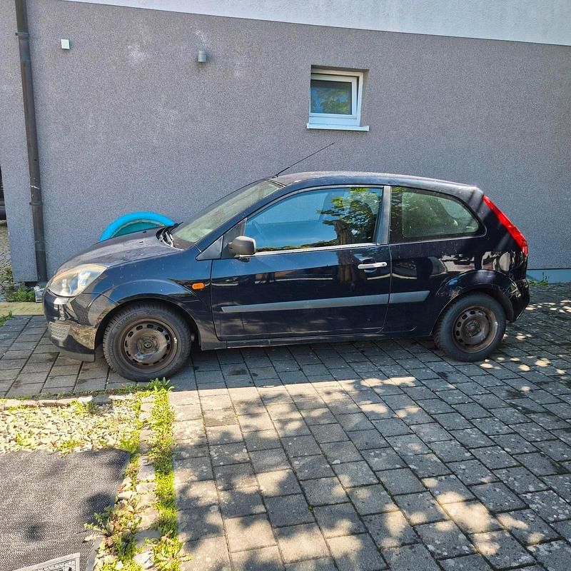 Blau Gebraucht 2007 Ford Fiesta Kleinwagen | 249 € (Superpreis) - Bild 1/4