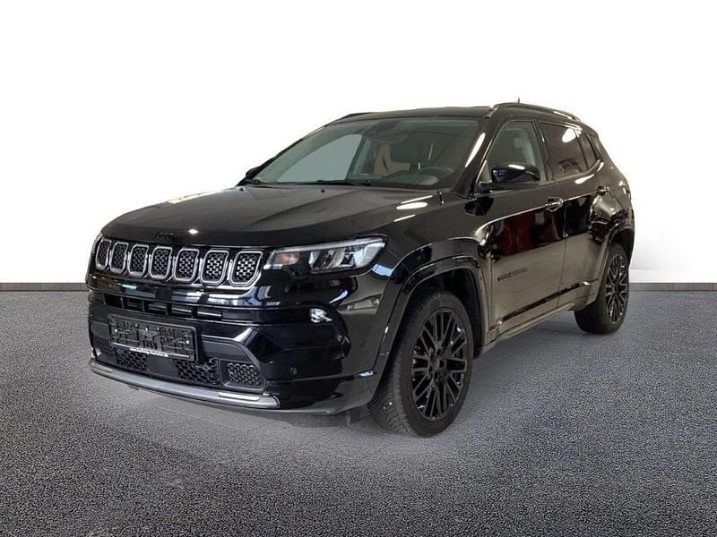 Gebraucht Jeep Compass 131 PS (96 kW) 2024 Schwarz SUV