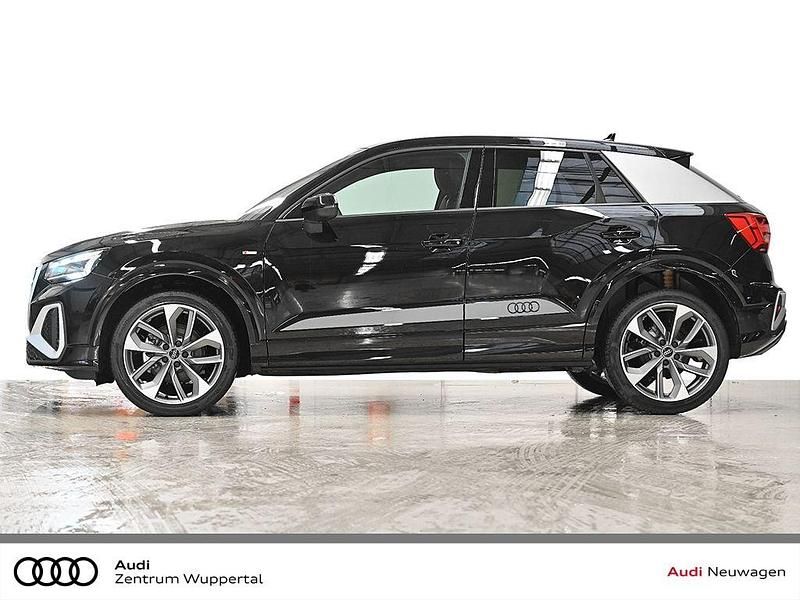 Neu Audi Q2 S-Line 150 PS (110 kW) 2025 Schwarz SUV