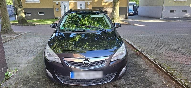 Schwarz Gebraucht 2012 Opel Astra Kombi | 3.599 € (Fairer Preis) - Bild 1/4