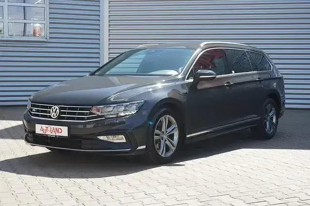 Gebraucht VW Passat R-line 150 PS (110 kW) 2020 Uranograu Kombi