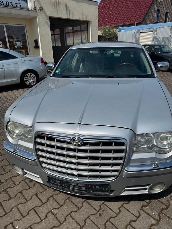 Silber Gebraucht 2007 Chrysler 300C Limousine | 5.999 € (Fairer Preis) - Bild 1/4