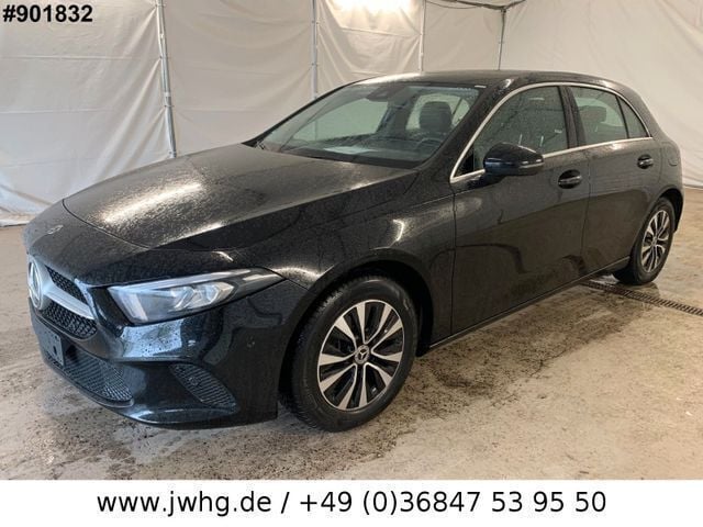 Black metallic Gebraucht 2022 Mercedes A180 Progressive Limousine | 22.950 € (Superpreis) - Bild 1/4
