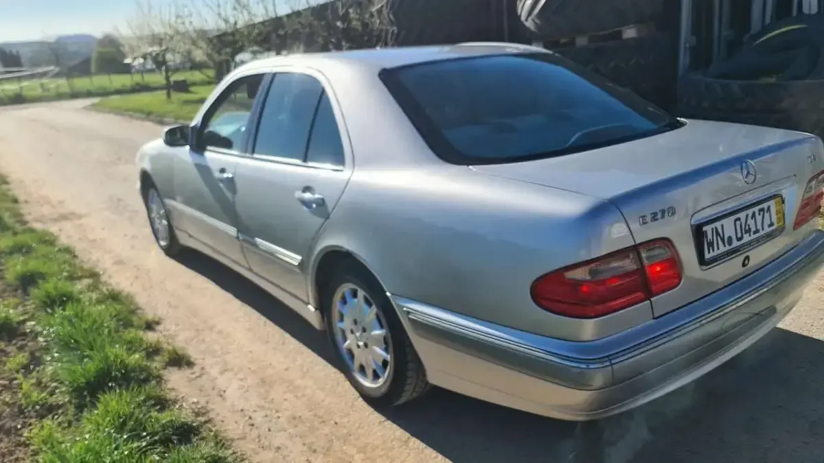 Gebraucht Mercedes E270 Elegance 170 PS (125 kW) 2000 Limousine