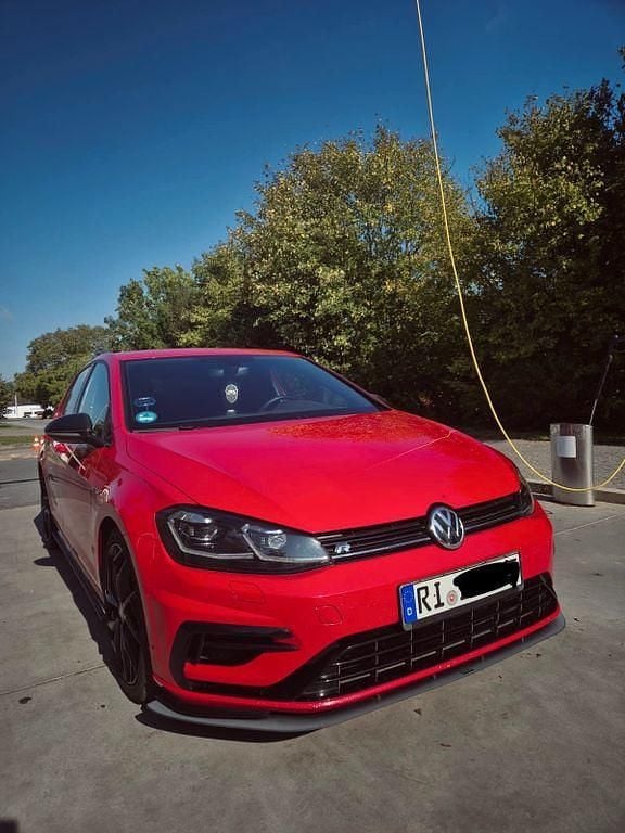 Rot Gebraucht 2020 VW Golf VII R Limousine | 25.700 € (Guter Preis) - Bild 1/4